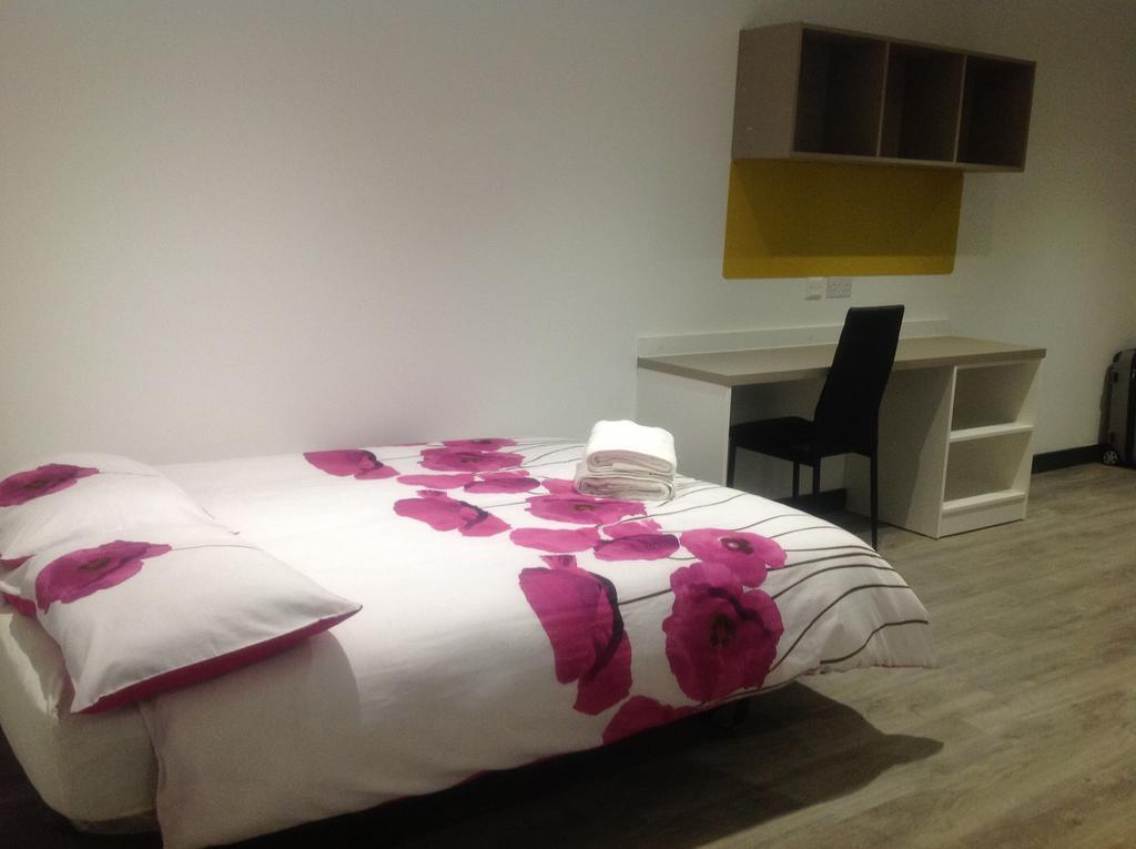Peace Apartments - Luton Luton  Dış mekan fotoğraf