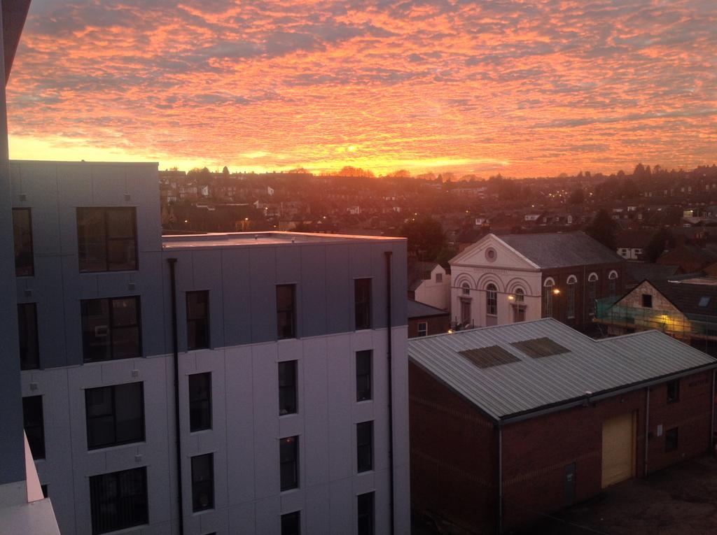 Peace Apartments - Luton Luton  Dış mekan fotoğraf