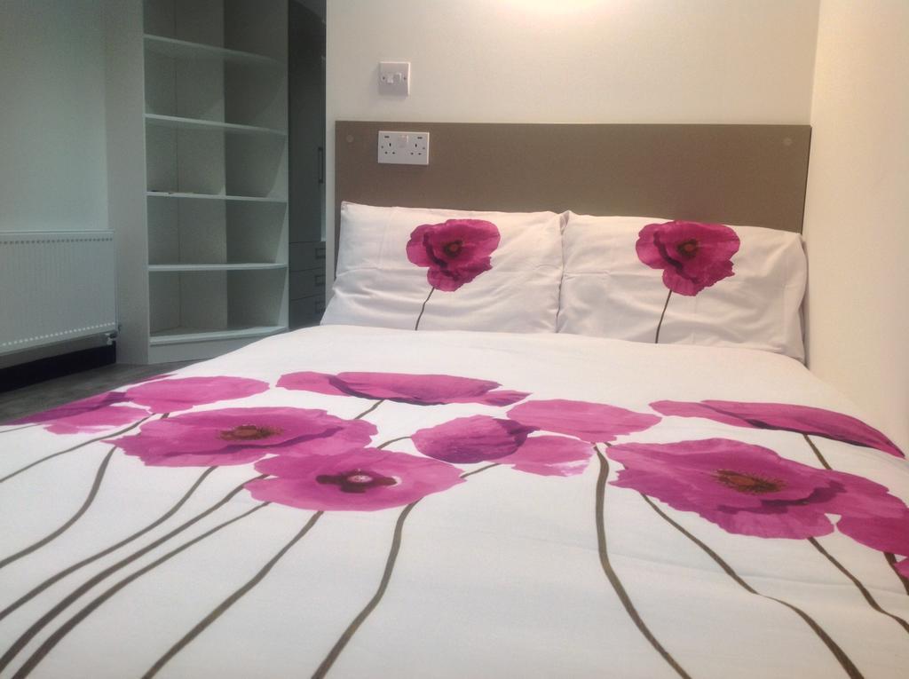 Peace Apartments - Luton Luton  Dış mekan fotoğraf