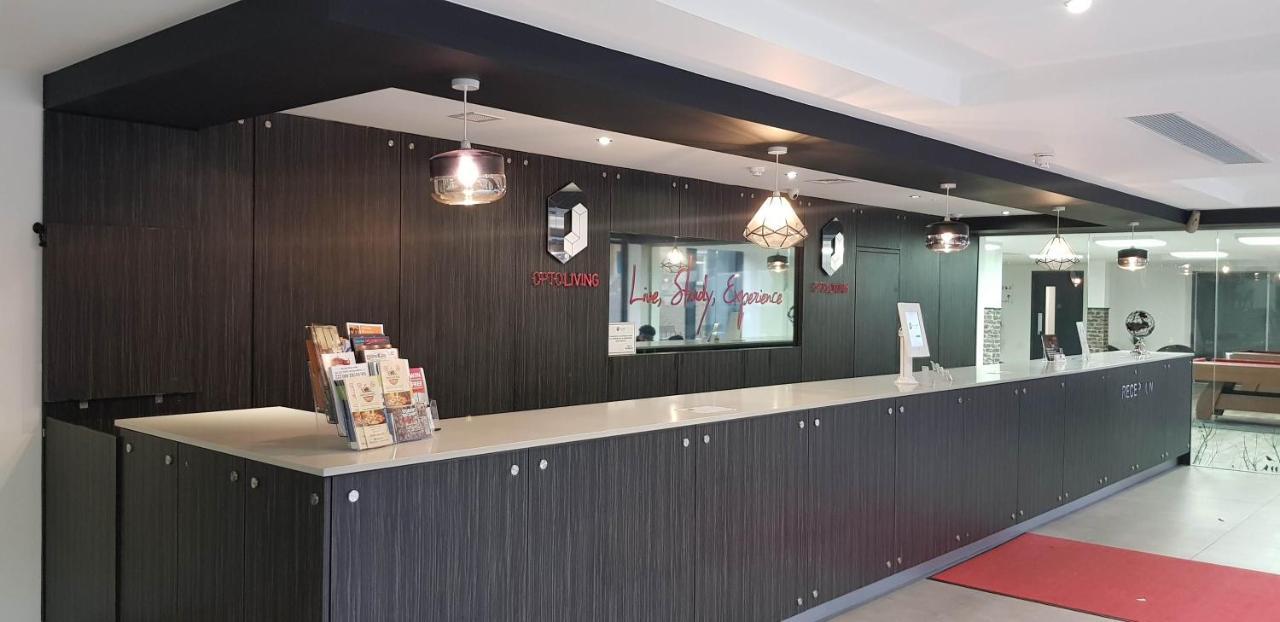 Peace Apartments - Luton Luton  Dış mekan fotoğraf