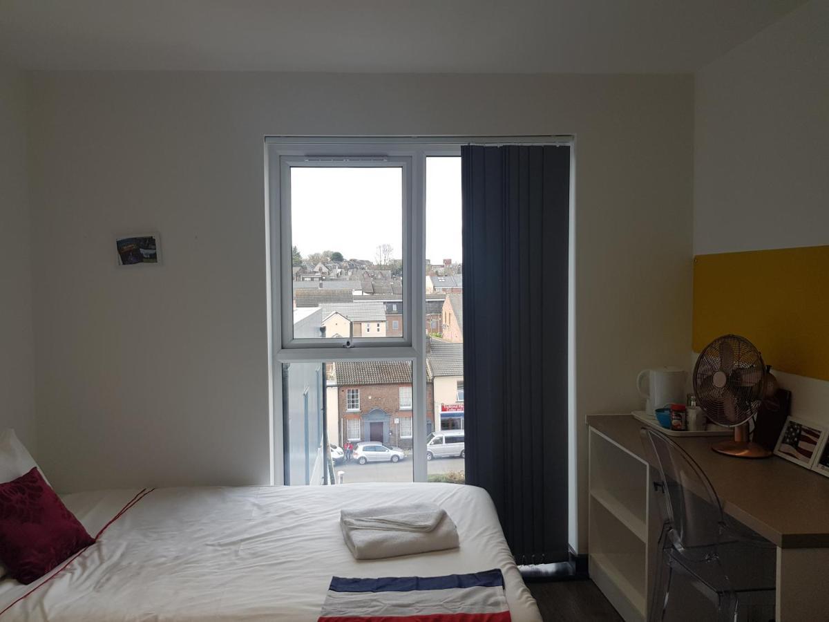 Peace Apartments - Luton Luton  Dış mekan fotoğraf