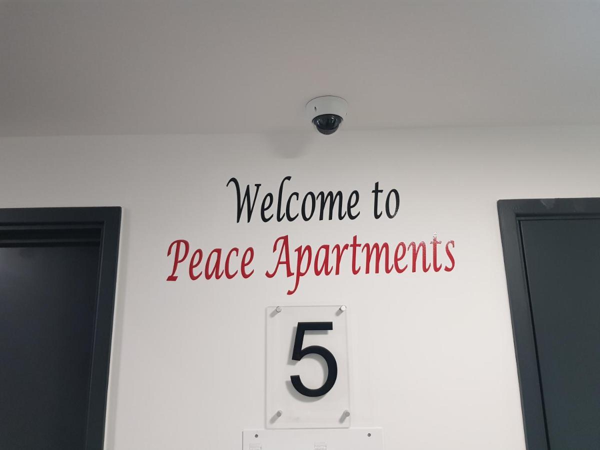 Peace Apartments - Luton Luton  Dış mekan fotoğraf