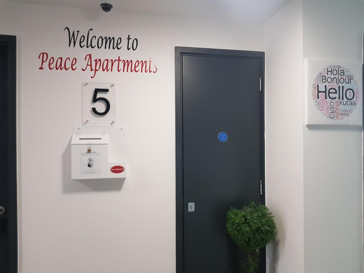 Peace Apartments - Luton Luton  Dış mekan fotoğraf