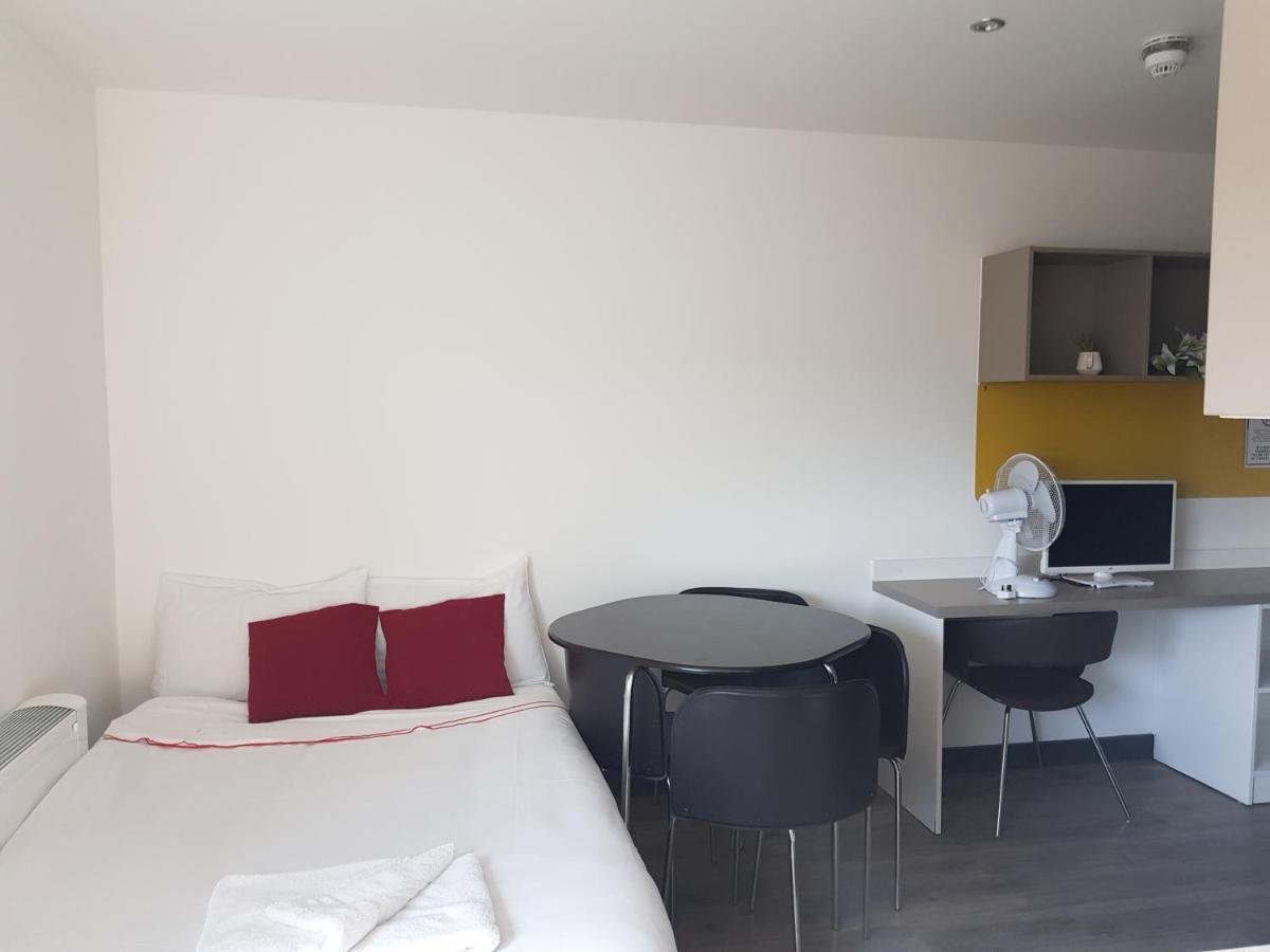 Peace Apartments - Luton Luton  Dış mekan fotoğraf