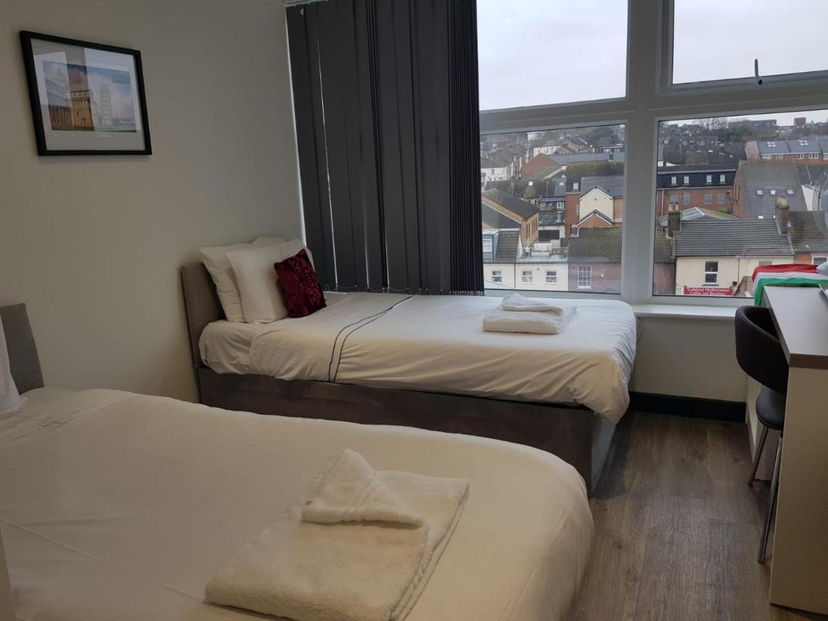 Peace Apartments - Luton Luton  Dış mekan fotoğraf