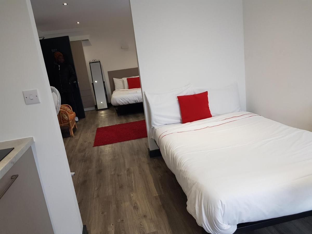 Peace Apartments - Luton Luton  Dış mekan fotoğraf